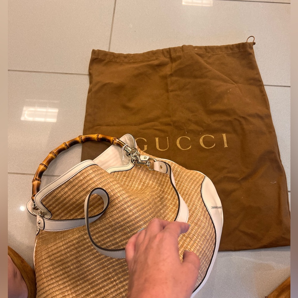 GUCCI Woven Straw Hobo Bag with Bamboo Handle - Cream Trim